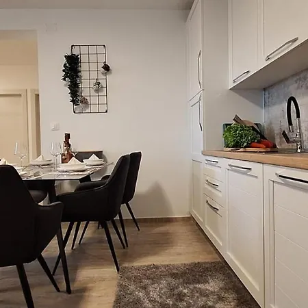 Kata's Apartment's